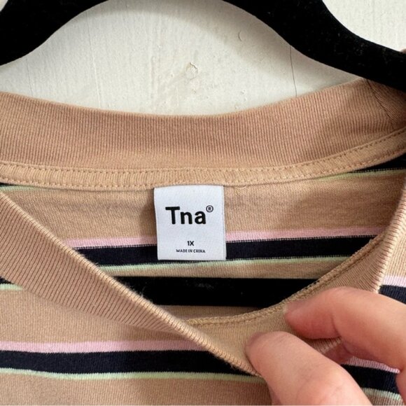 Aritzia TNA Ryer Long Sleeve Crew Neck Crop Top - Picture 2 of 5